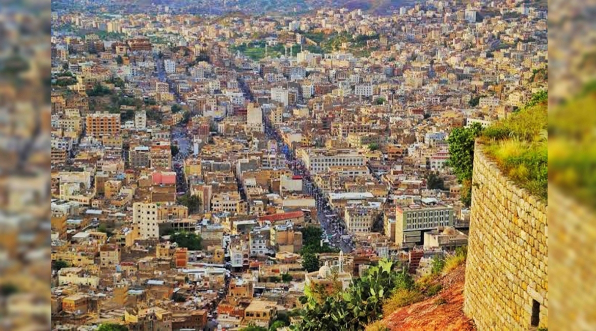 Tavakkol Karman Vakfı, Taiz'deki Temizlik İşleri ve Güzelleştirme Fonu çalışanlarından 400 aile için kurbanlık desteğinde bulundu